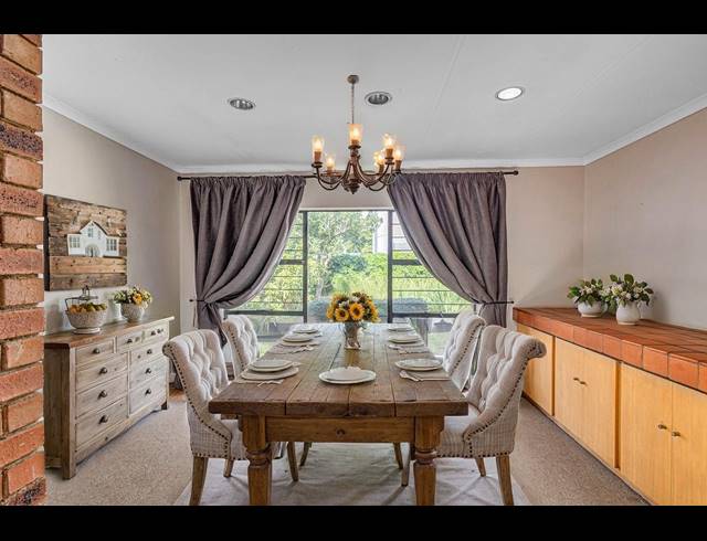 4 BEDROOM FREEHOLD RENTED IN ROBIN HILLS